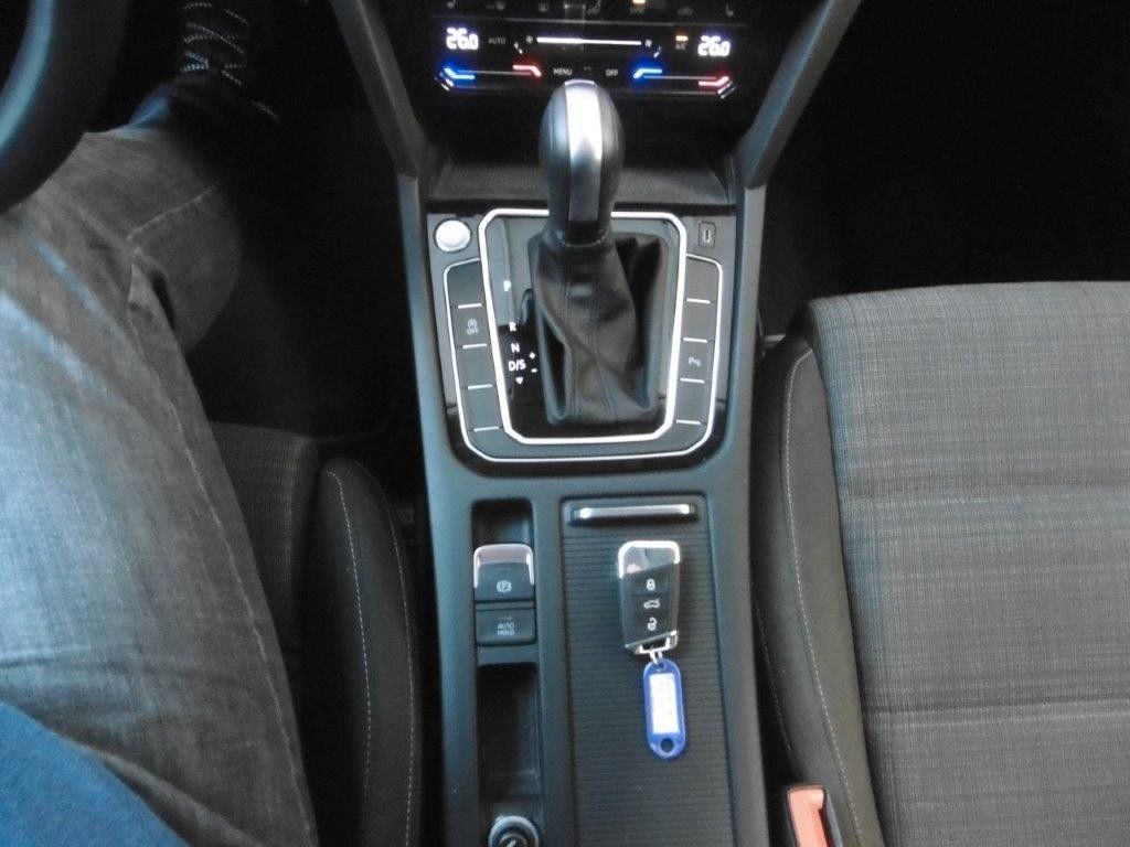 Fahrzeugabbildung Volkswagen Passat Variant 1.5 TSI  DSG NAVI LM AHK Komfort