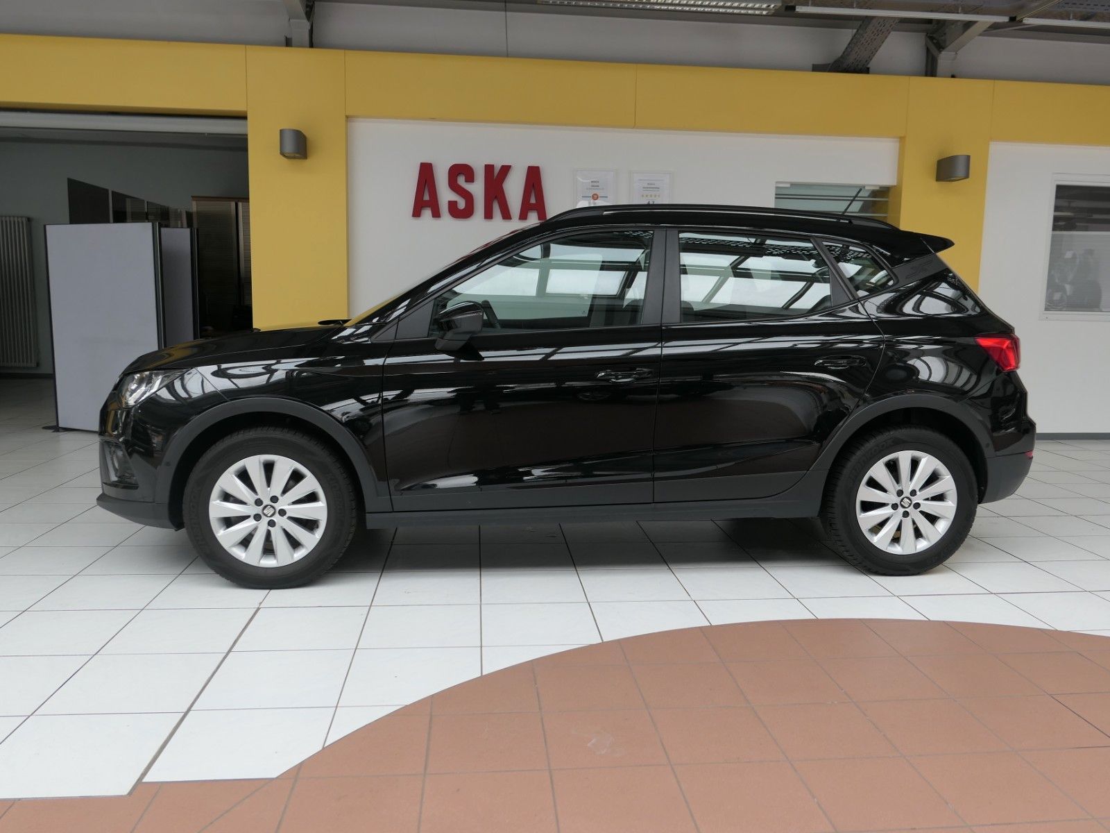 Fahrzeugabbildung SEAT Arona Style Navigation+Full Link*LM* HU/AU neu