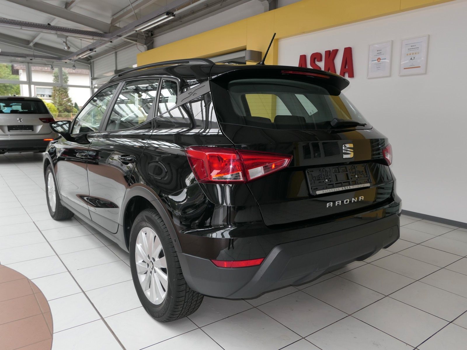 Fahrzeugabbildung SEAT Arona Style Navigation+Full Link*LM* HU/AU neu