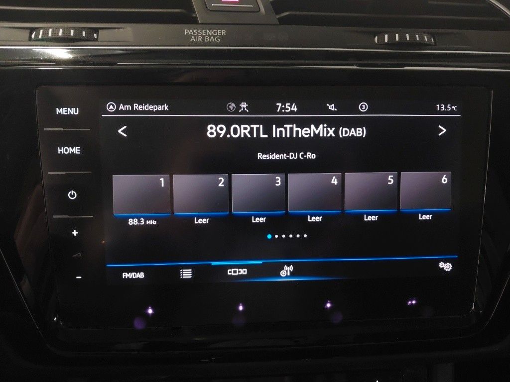 Fahrzeugabbildung Volkswagen Touran 2.0 TDI*ACC*Standheiz.*AHK*Panoramadach