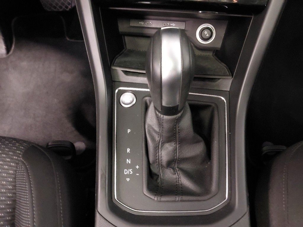 Fahrzeugabbildung Volkswagen Touran 2.0 TDI*ACC*Standheiz.*AHK*Panoramadach