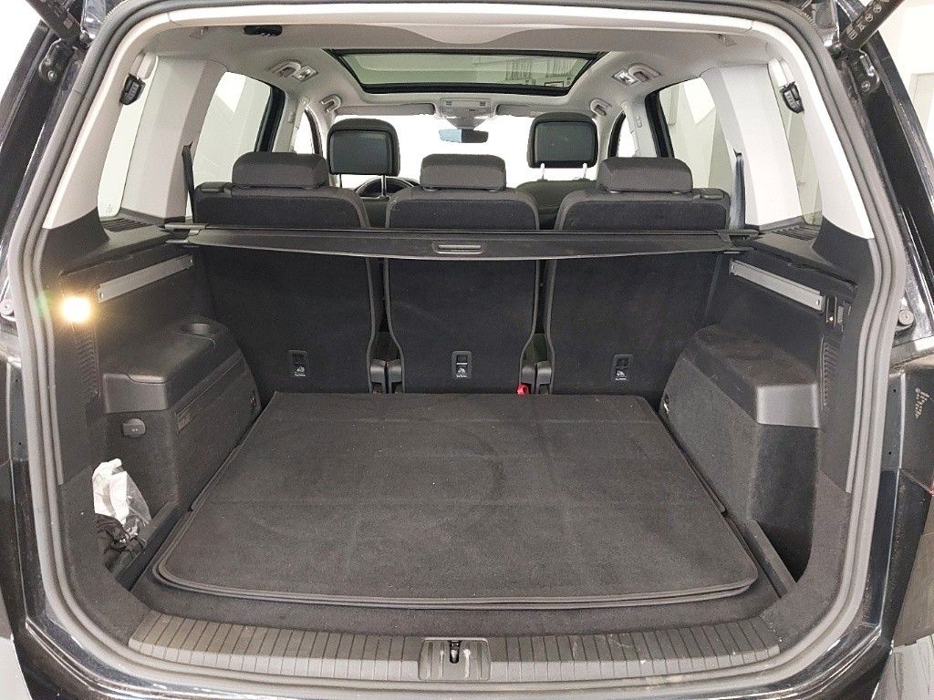 Fahrzeugabbildung Volkswagen Touran 2.0 TDI*ACC*Standheiz.*AHK*Panoramadach