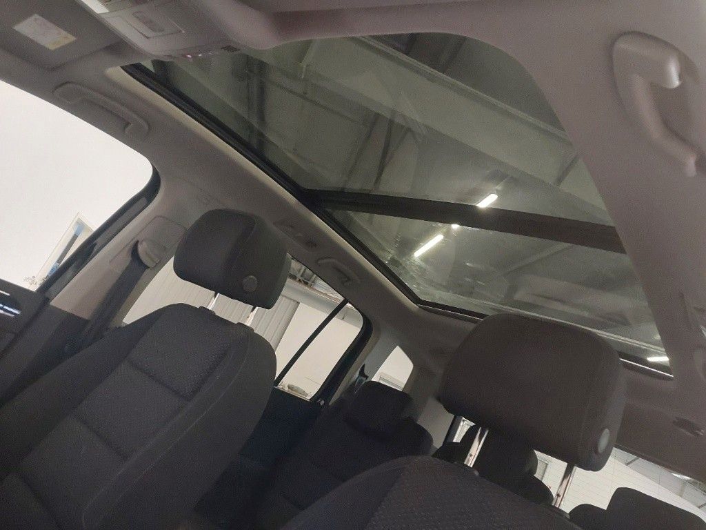 Fahrzeugabbildung Volkswagen Touran 2.0 TDI*ACC*Standheiz.*AHK*Panoramadach