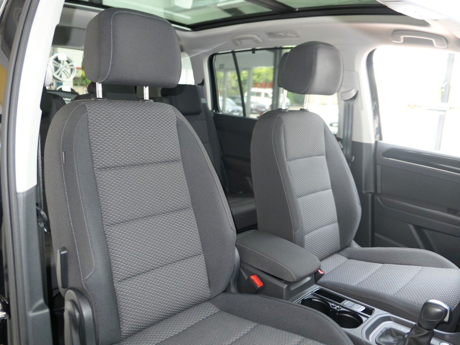 Fahrzeugabbildung Volkswagen Touran TDI*DSG*ACC*Standheiz.*AHK*DYNAUDIO*Panor