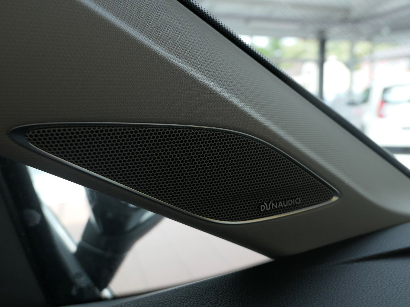 Fahrzeugabbildung Volkswagen Touran TDI*DSG*ACC*Standheiz.*AHK*DYNAUDIO*Panor