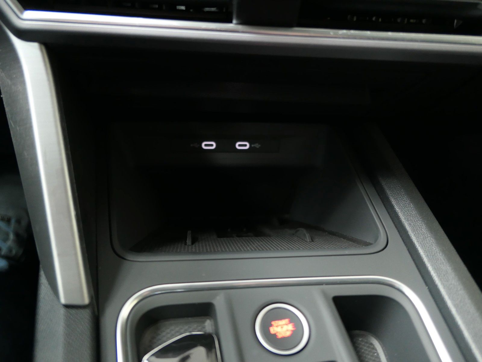 Fahrzeugabbildung SEAT Leon Sportstourer 1.5 eTSI*DSG*NAVI*ACC*FullLink