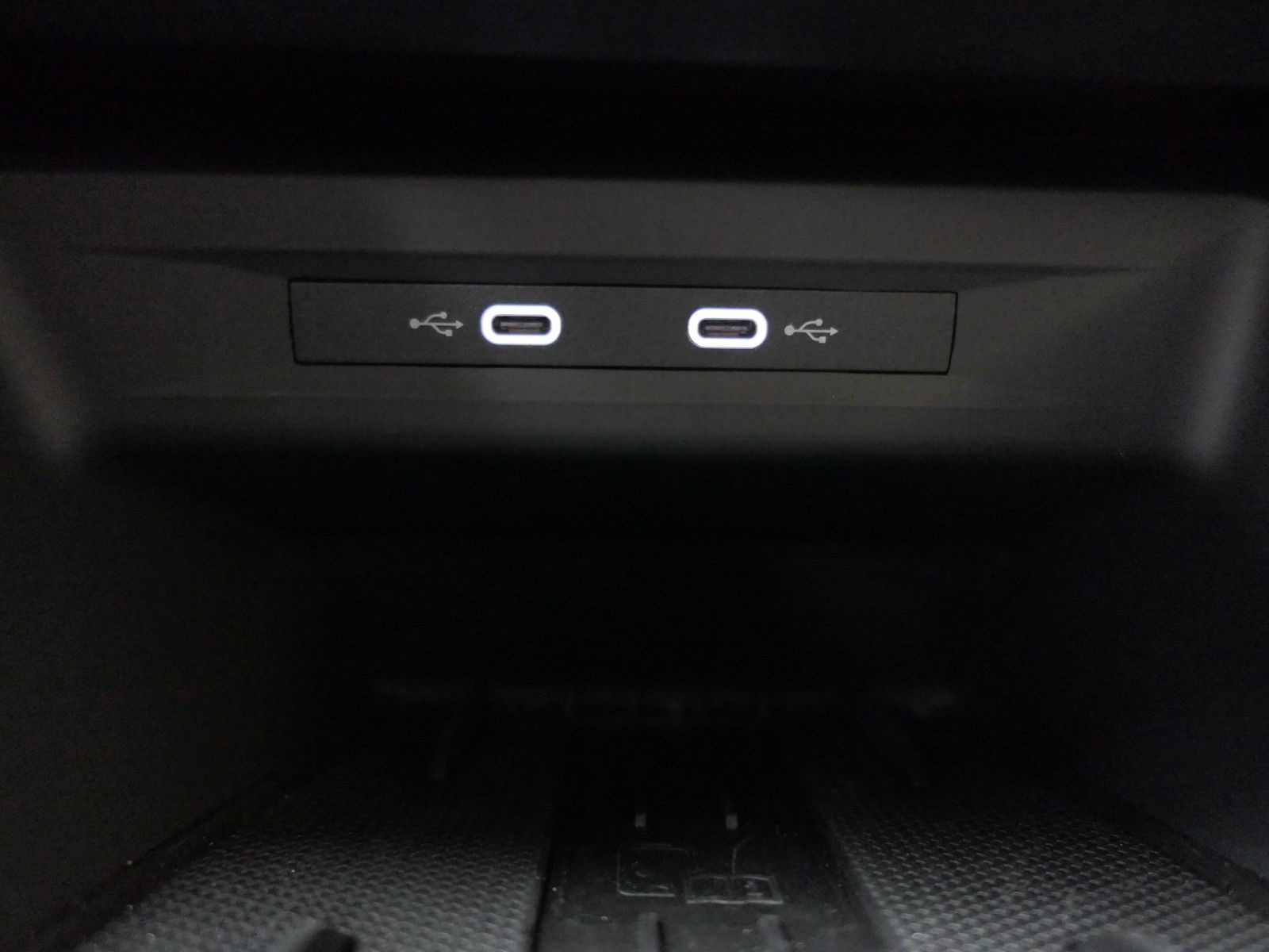 Fahrzeugabbildung SEAT Leon FR 1.5 eTSI*DSG*ACC*NAVI*FullLink*Travelass