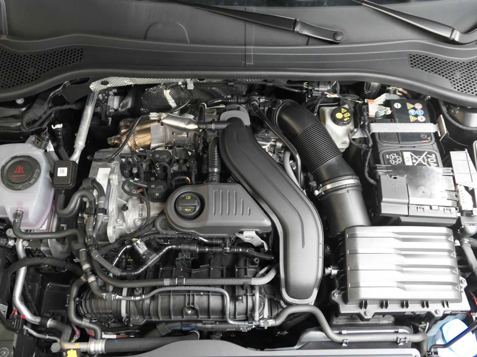 Fahrzeugabbildung SEAT Leon FR 1.5 eTSI*DSG*ACC*NAVI*FullLink*Travelass