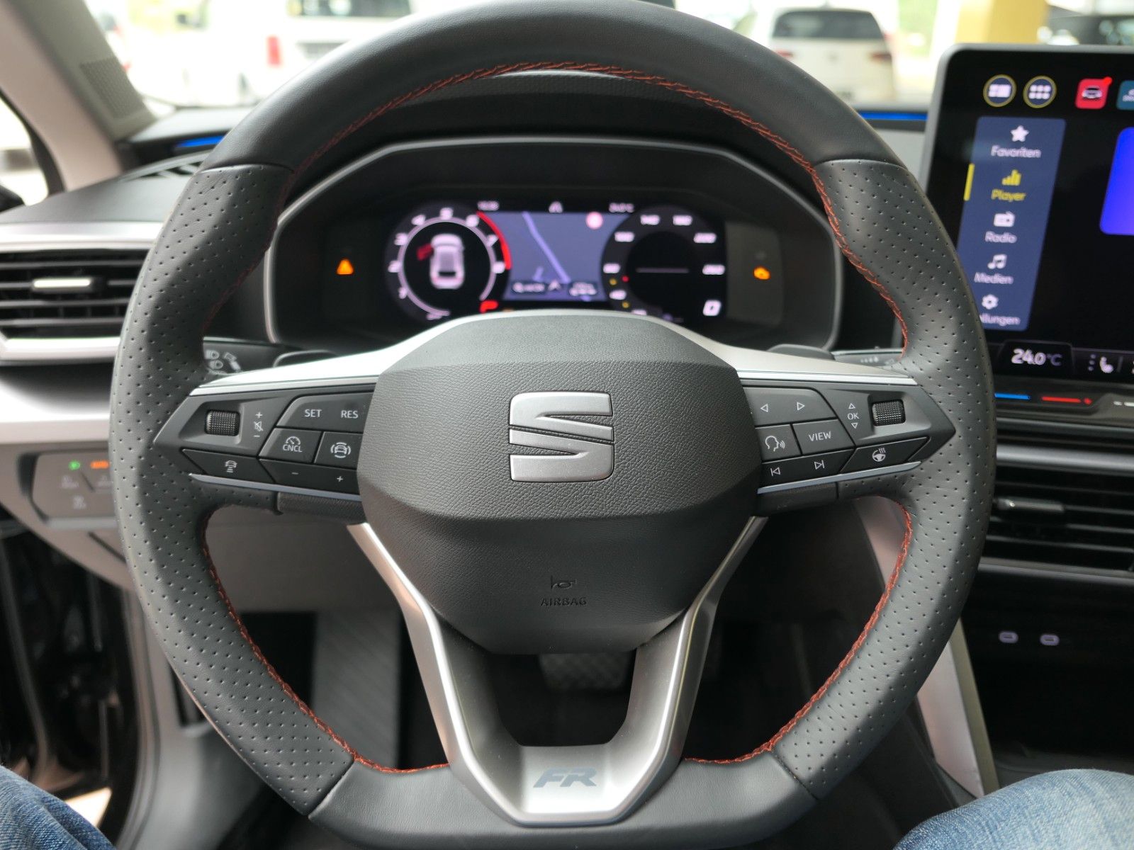 Fahrzeugabbildung SEAT Leon FR 1.5 eTSI*DSG*ACC*NAVI*FullLink*Travelass