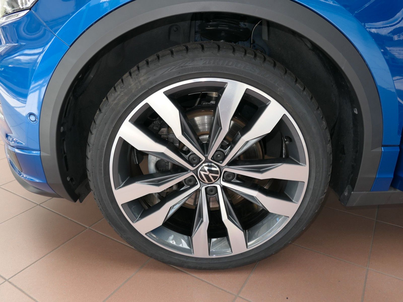 Fahrzeugabbildung Volkswagen Cabrio 1.5TSI  R-Line*Navi*Sportfahrwerk*ACC*RFK
