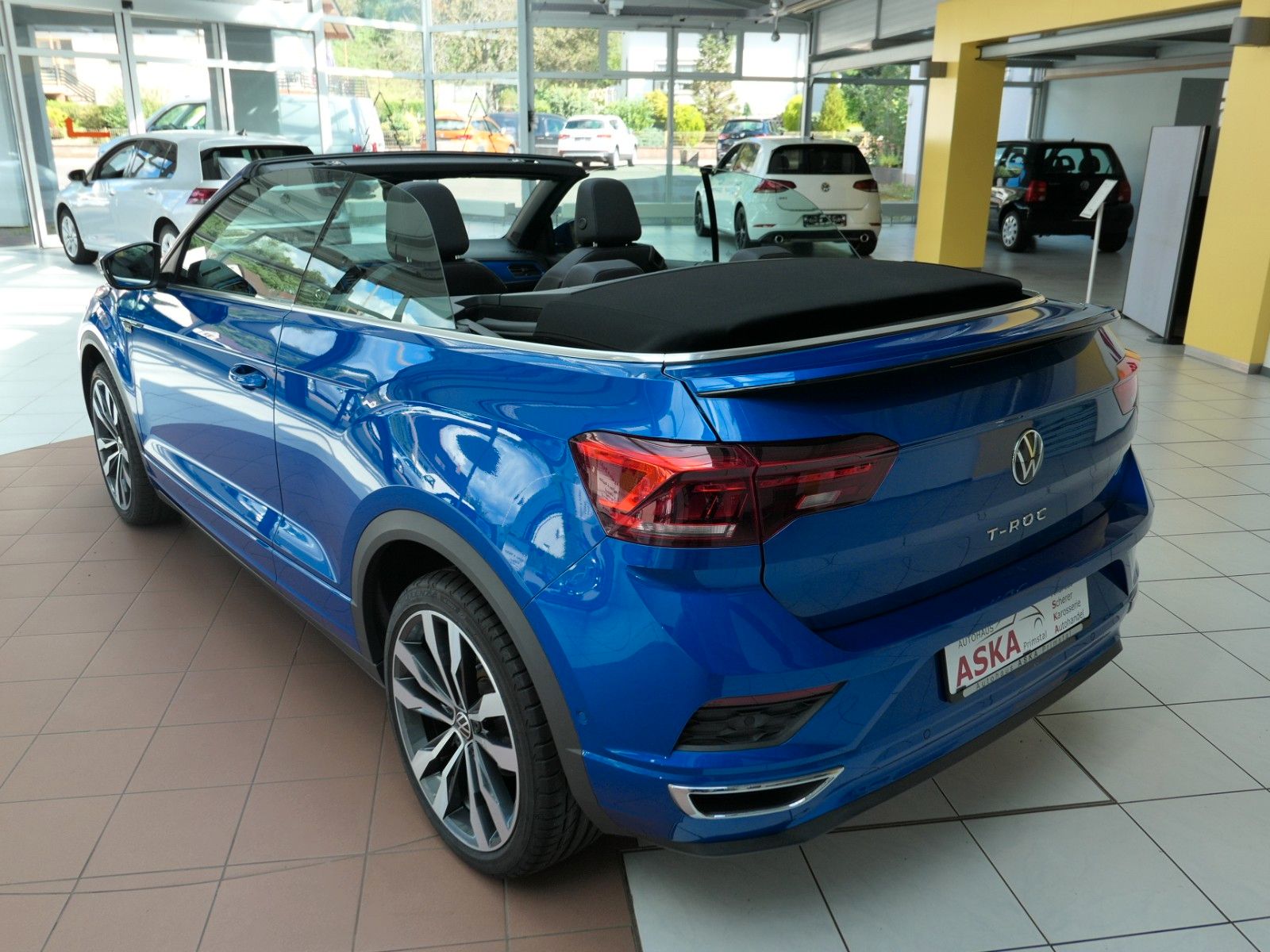 Fahrzeugabbildung Volkswagen Cabrio 1.5TSI  R-Line*Navi*Sportfahrwerk*ACC*RFK