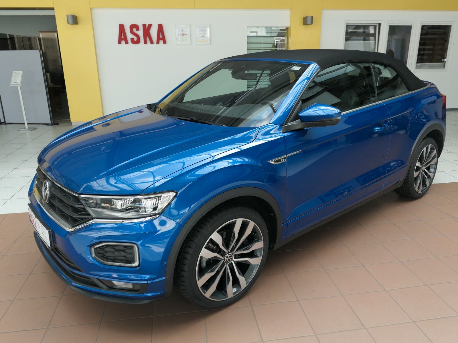 Fahrzeugabbildung Volkswagen Cabrio 1.5TSI  R-Line*Navi*Sportfahrwerk*ACC*RFK