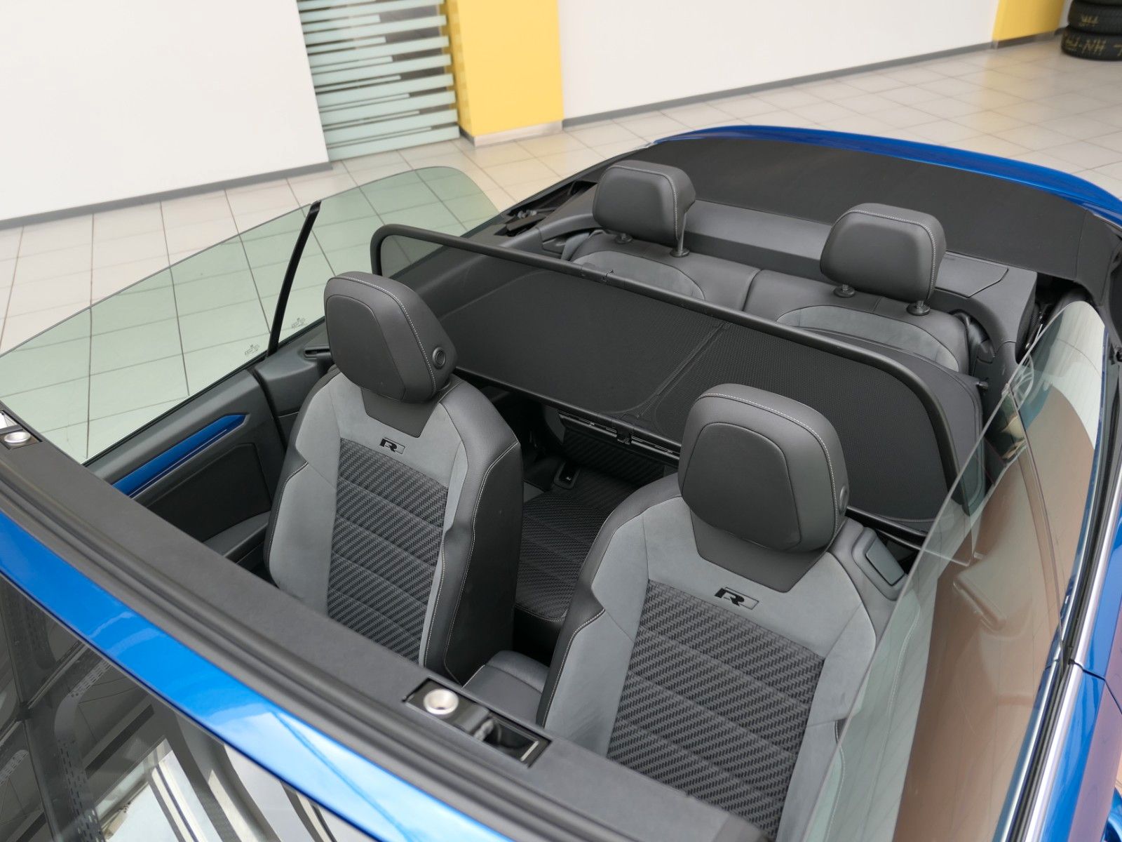 Fahrzeugabbildung Volkswagen Cabrio 1.5TSI  R-Line*Navi*Sportfahrwerk*ACC*RFK