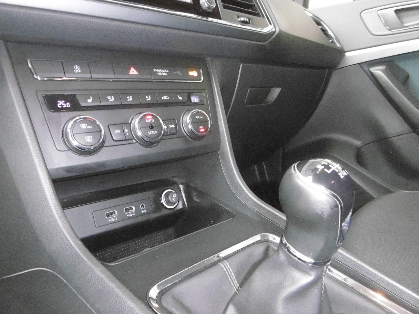 Fahrzeugabbildung SEAT Ateca Style LM * NAVI*  BeatsAudio Soundsy*