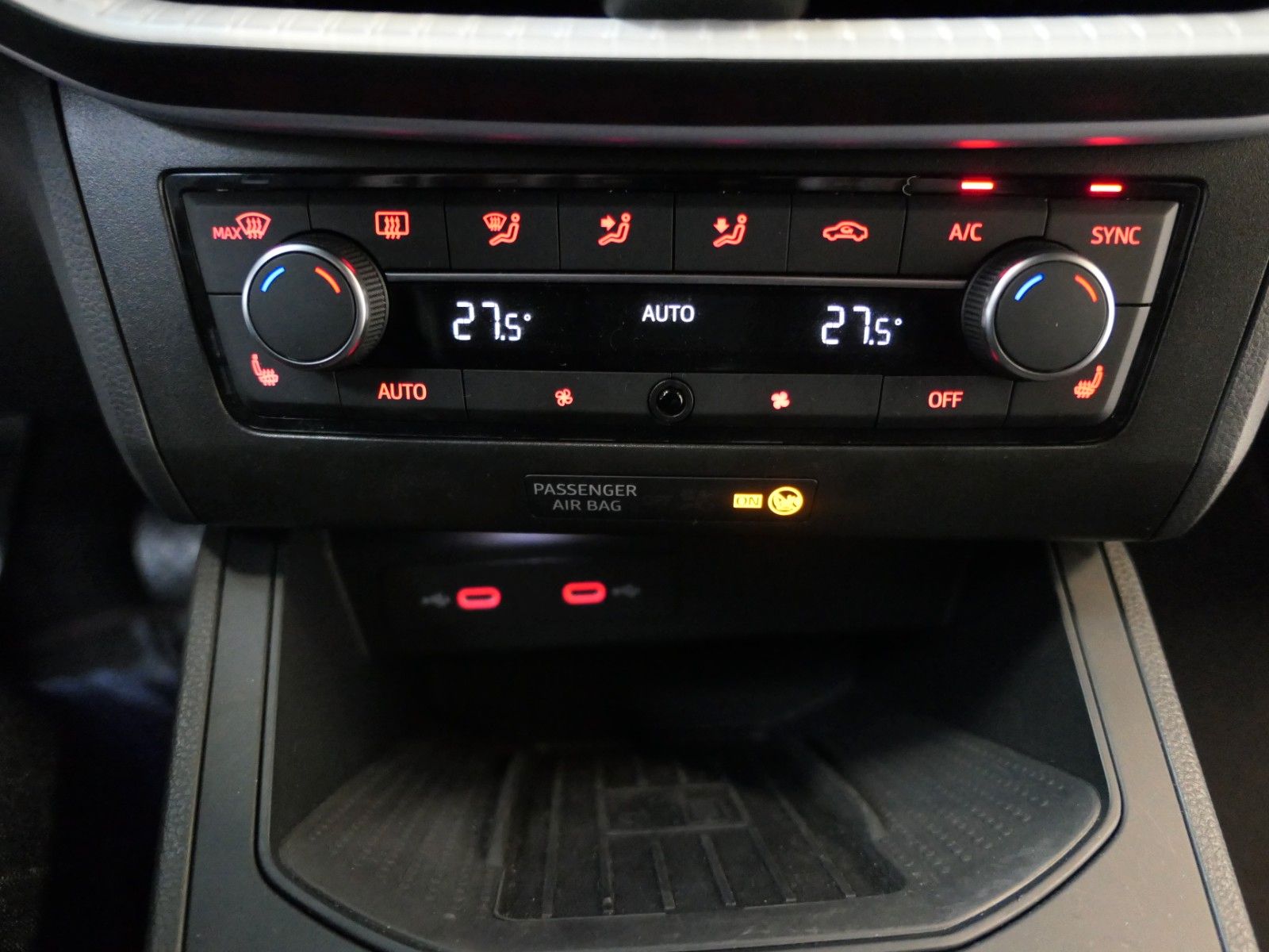 Fahrzeugabbildung SEAT Ibiza FR-Line*Navi*LM*dig.Cockpit*Rückfahrkamera