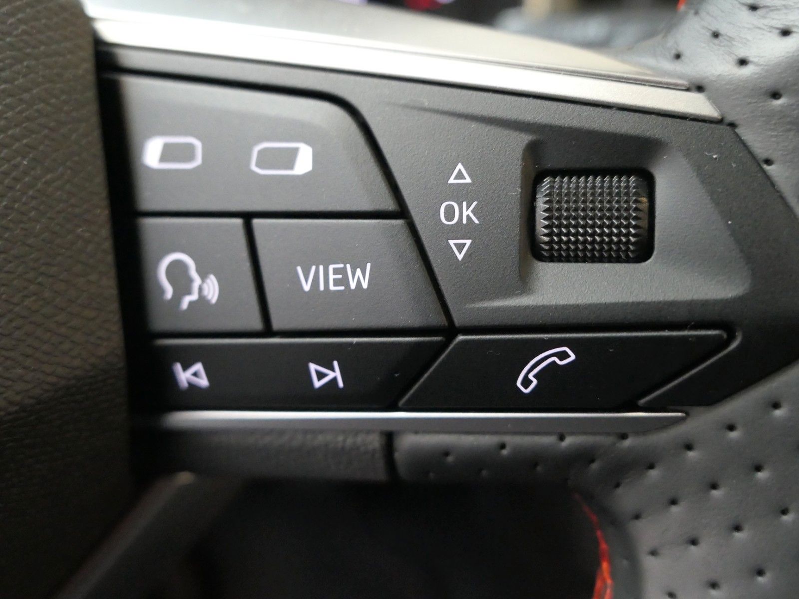 Fahrzeugabbildung SEAT Ibiza FR-Line*Navi*LM*dig.Cockpit*Rückfahrkamera