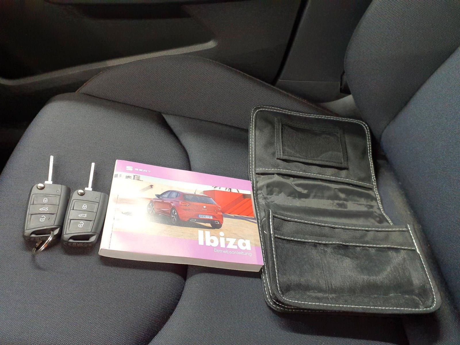 Fahrzeugabbildung SEAT Ibiza FR-Line*Navi*LM*dig.Cockpit*Rückfahrkamera