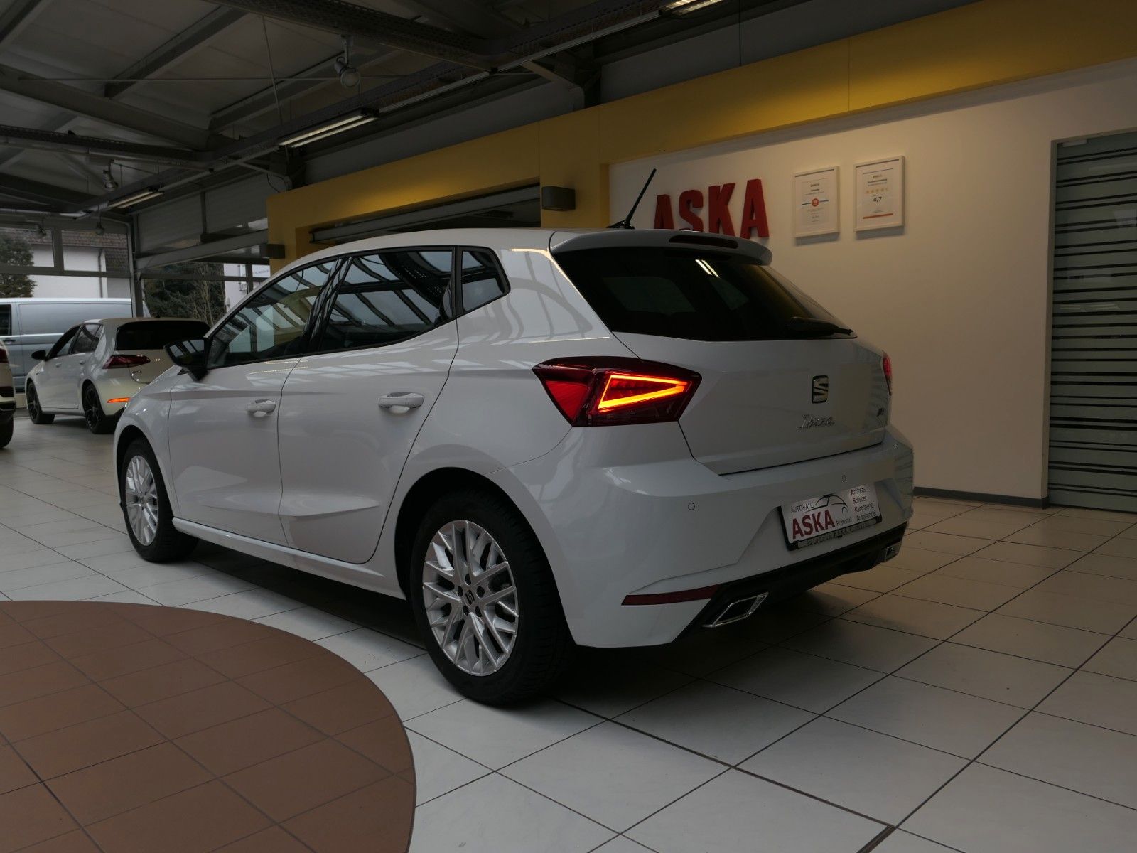 Fahrzeugabbildung SEAT Ibiza FR-Line*Navi*LM*dig.Cockpit*Rückfahrkamera