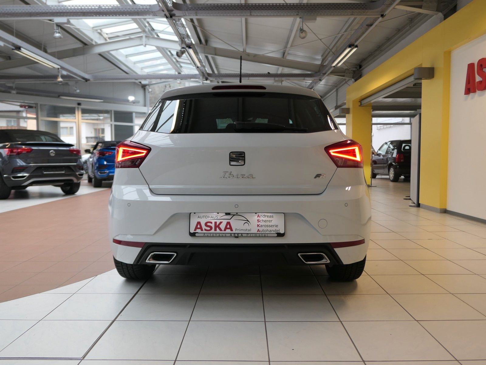 Fahrzeugabbildung SEAT Ibiza FR-Line*Navi*LM*dig.Cockpit*Rückfahrkamera