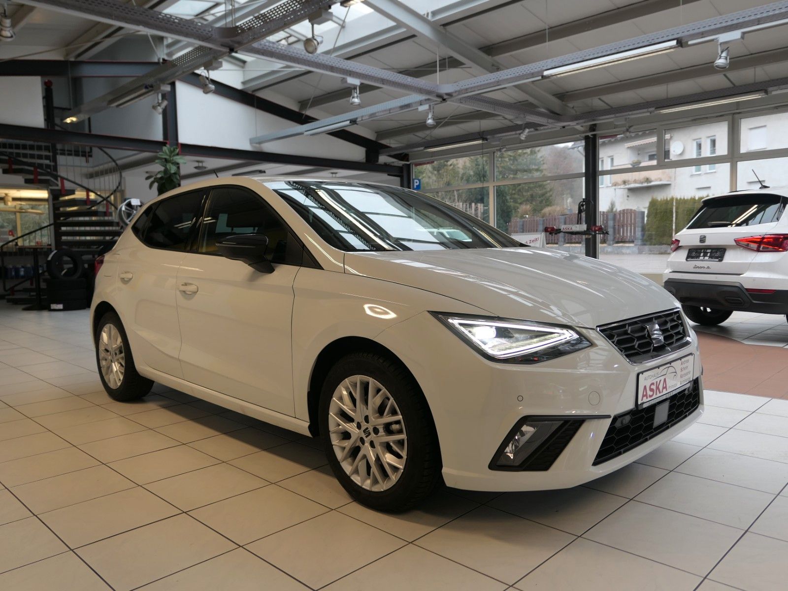 Fahrzeugabbildung SEAT Ibiza FR-Line*Navi*LM*dig.Cockpit*Rückfahrkamera