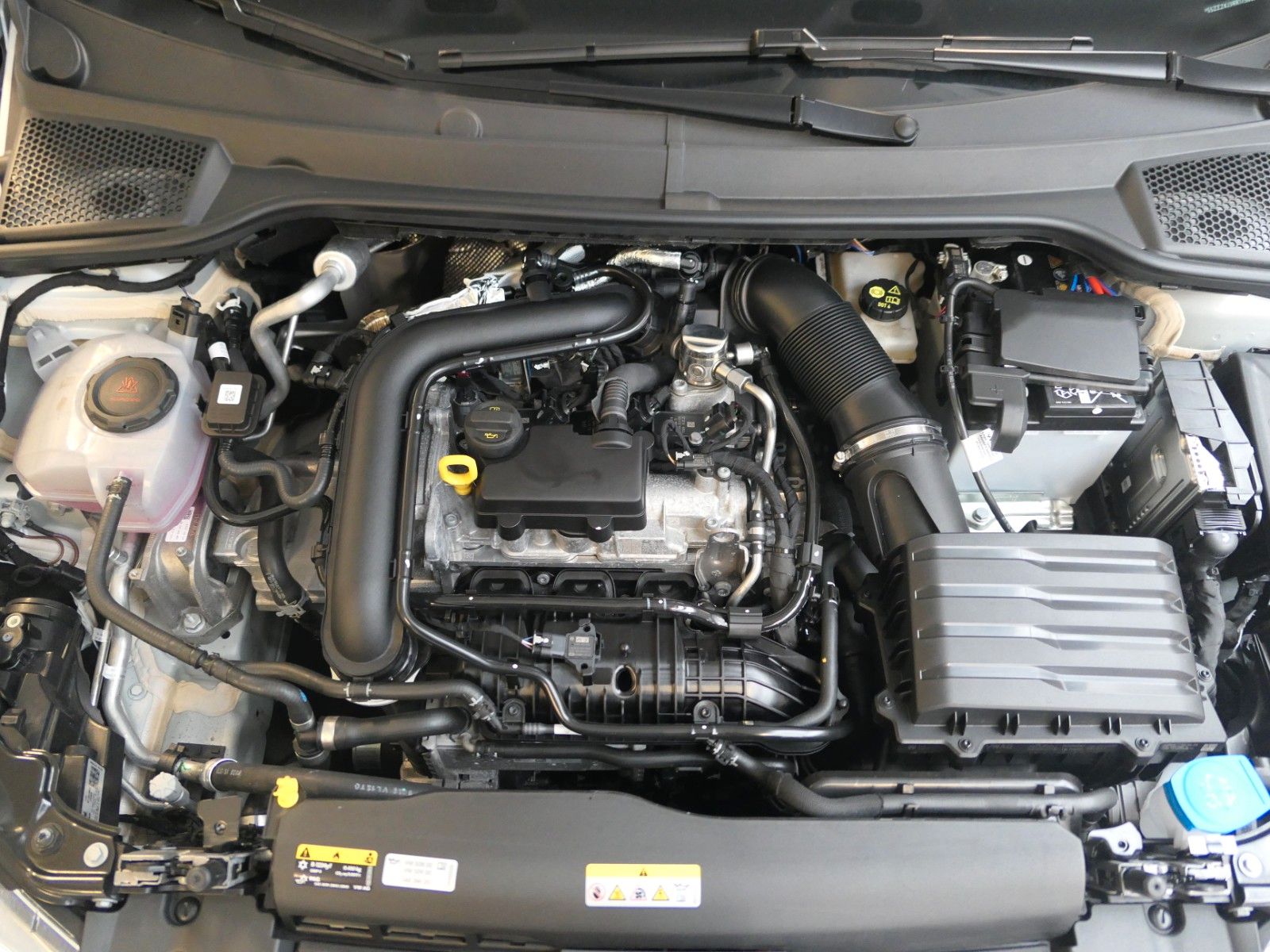 Fahrzeugabbildung SEAT Ibiza FR-Line*Navi*LM*dig.Cockpit*Rückfahrkamera