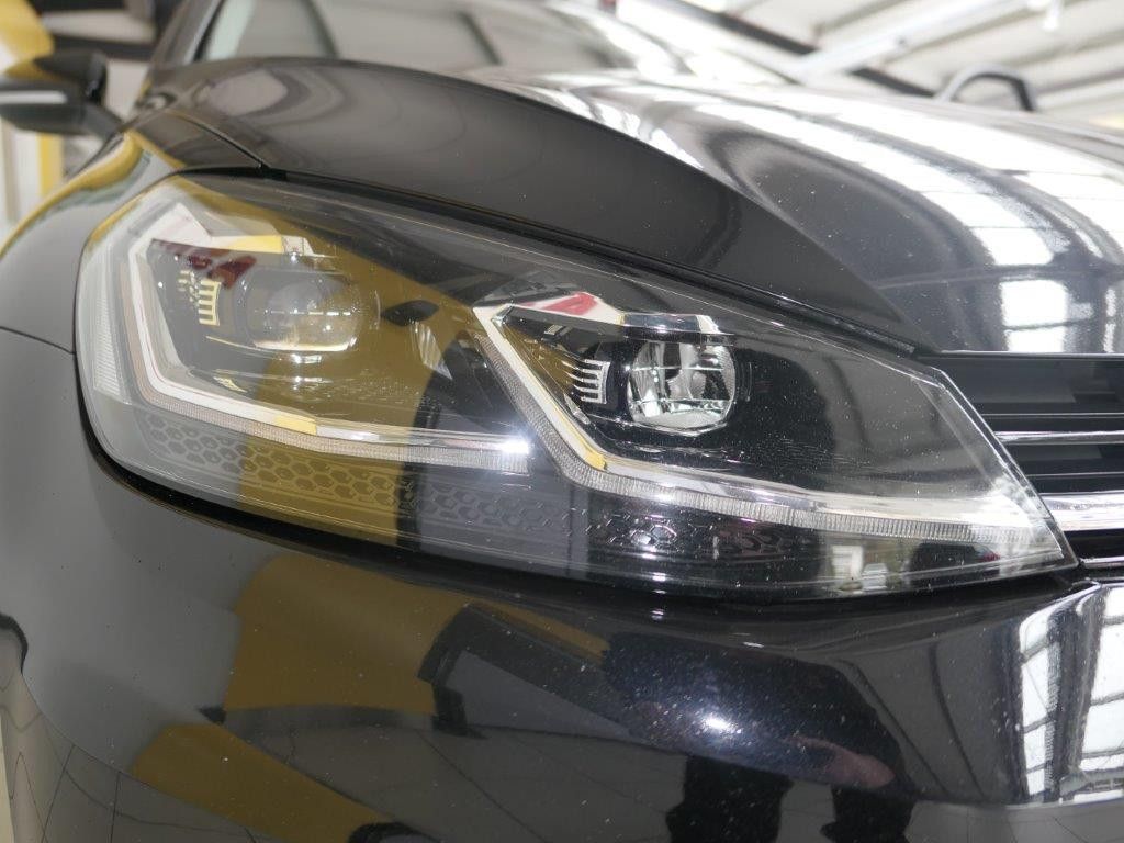 Fahrzeugabbildung Volkswagen Golf Variant 1.5 TSI DSG ACC Navi  DYNAUDIO