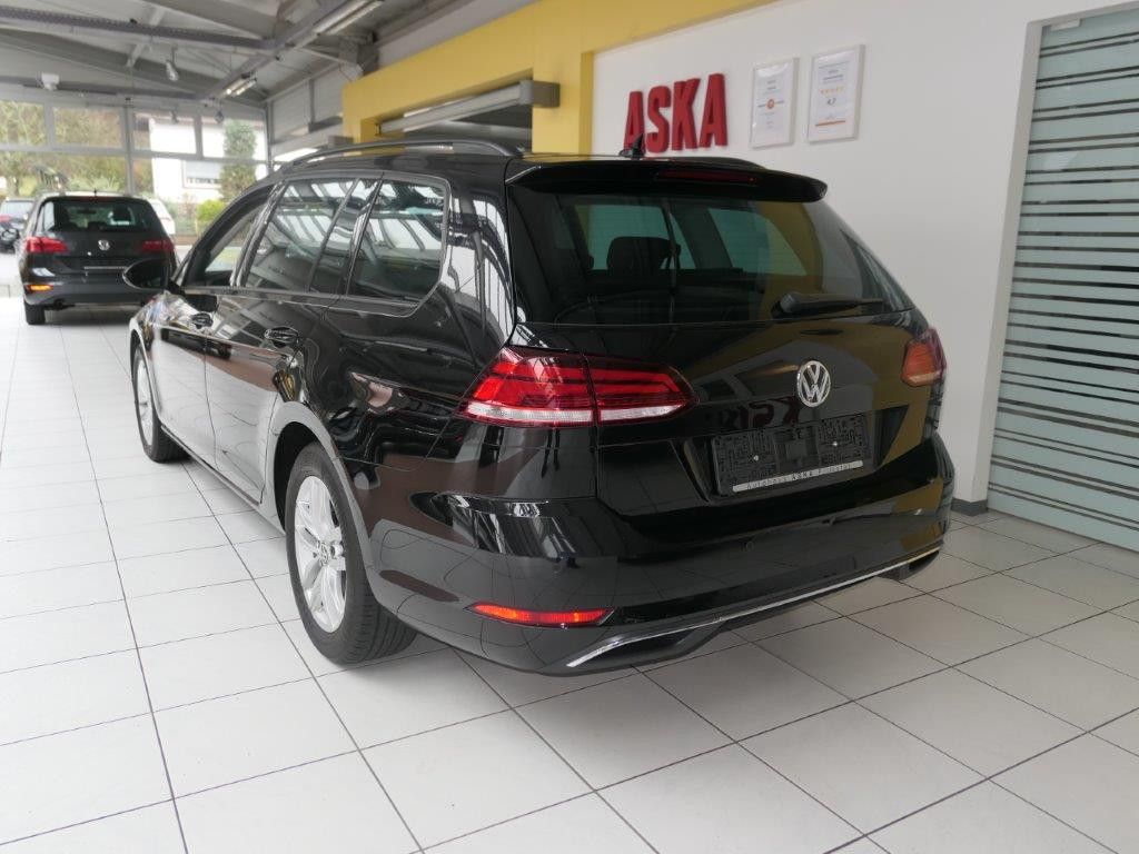 Fahrzeugabbildung Volkswagen Golf Variant 1.5 TSI DSG ACC Navi  DYNAUDIO