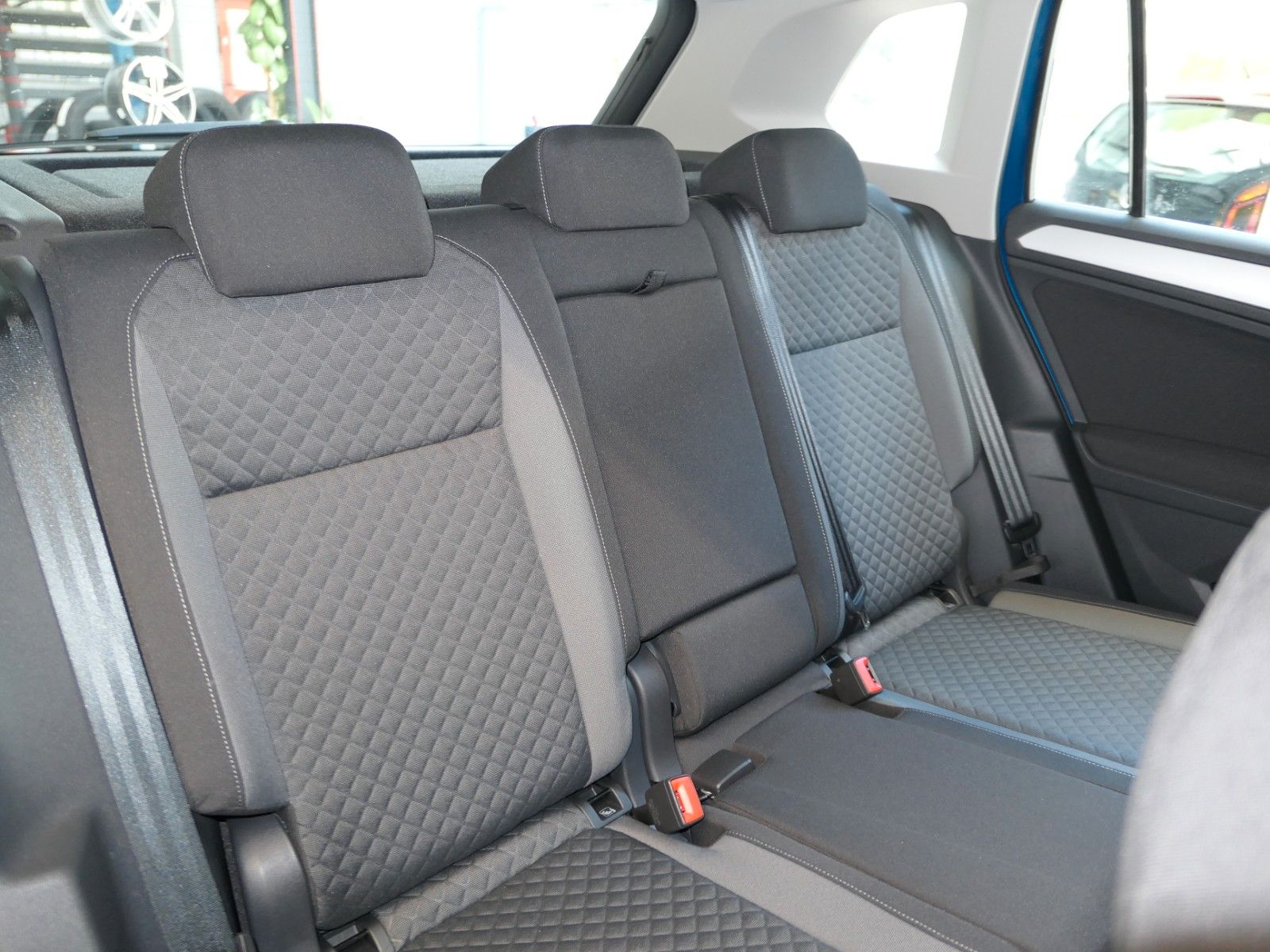 Fahrzeugabbildung Volkswagen Tiguan 2.0 TDI DSG*Navi + AppConnect*ACC*Alarm*