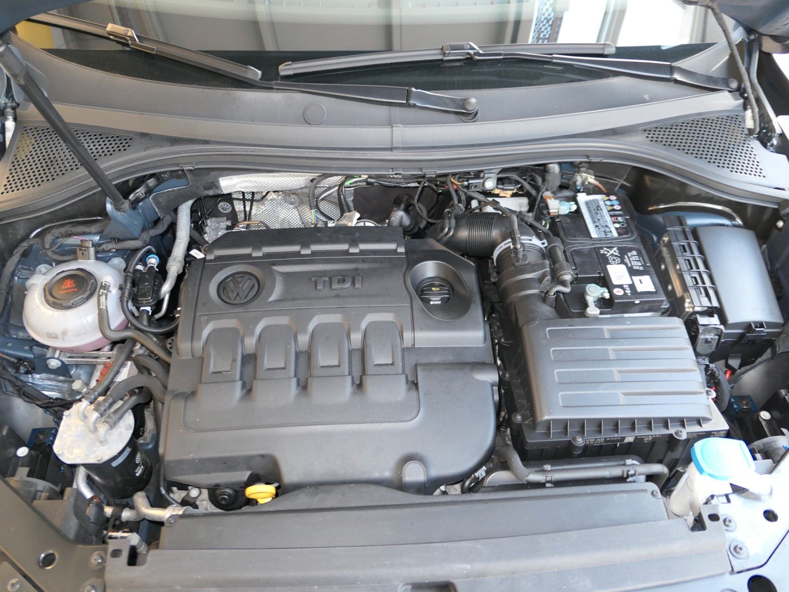 Fahrzeugabbildung Volkswagen Tiguan 2.0 TDI DSG*Navi + AppConnect*ACC*Alarm*