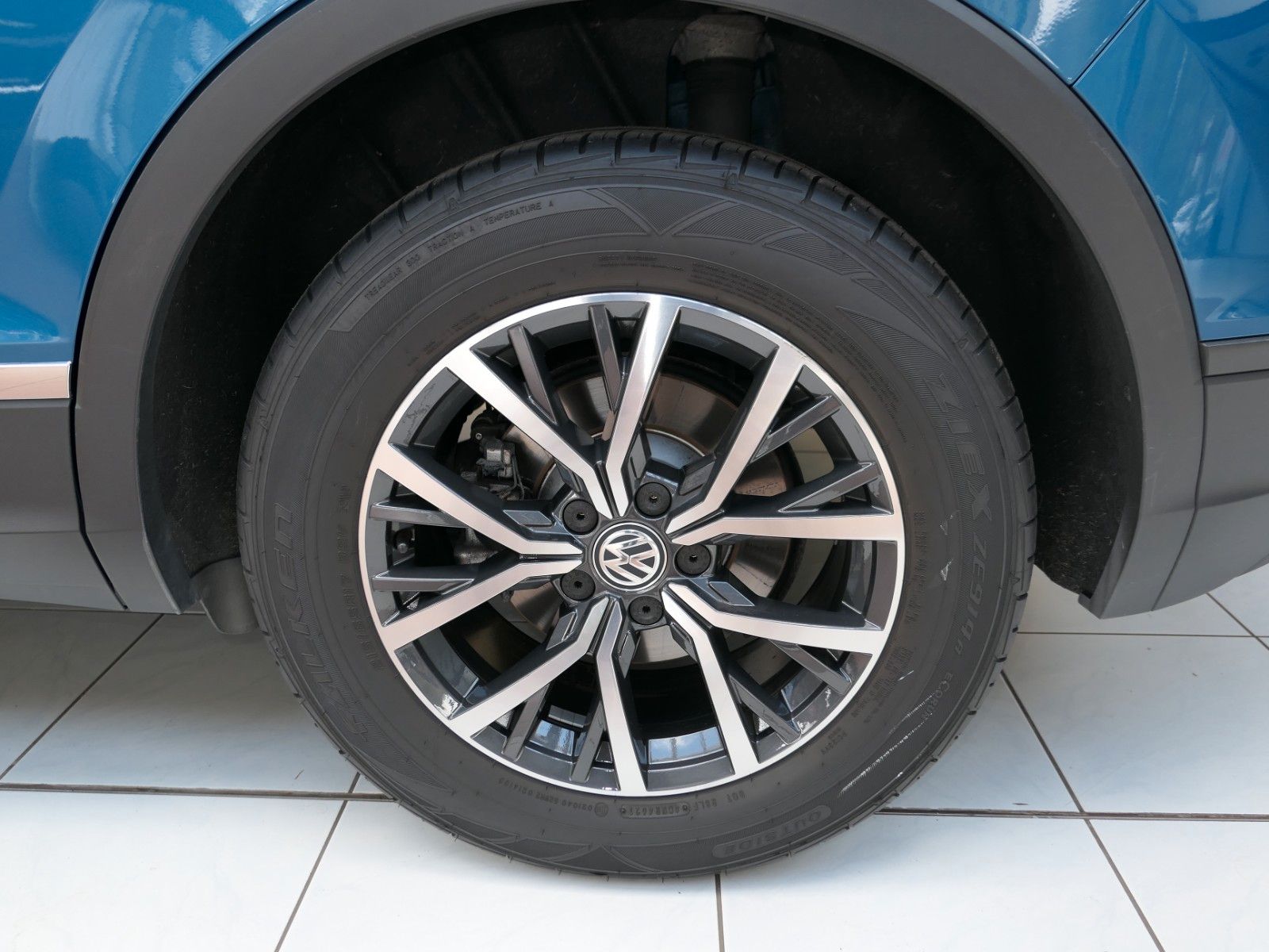 Fahrzeugabbildung Volkswagen Tiguan 2.0 TDI DSG*Navi + AppConnect*ACC*Alarm*
