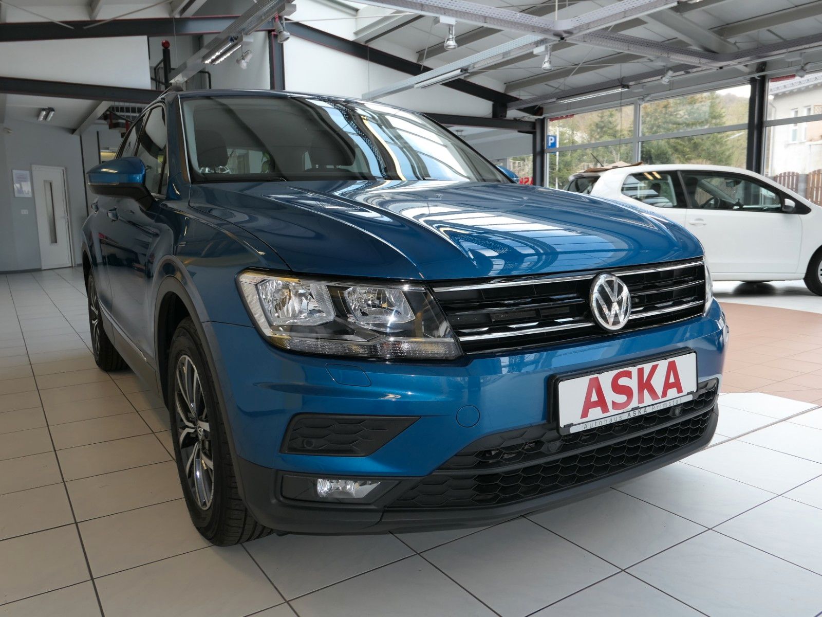 Fahrzeugabbildung Volkswagen Tiguan 2.0 TDI DSG*Navi + AppConnect*ACC*Alarm*