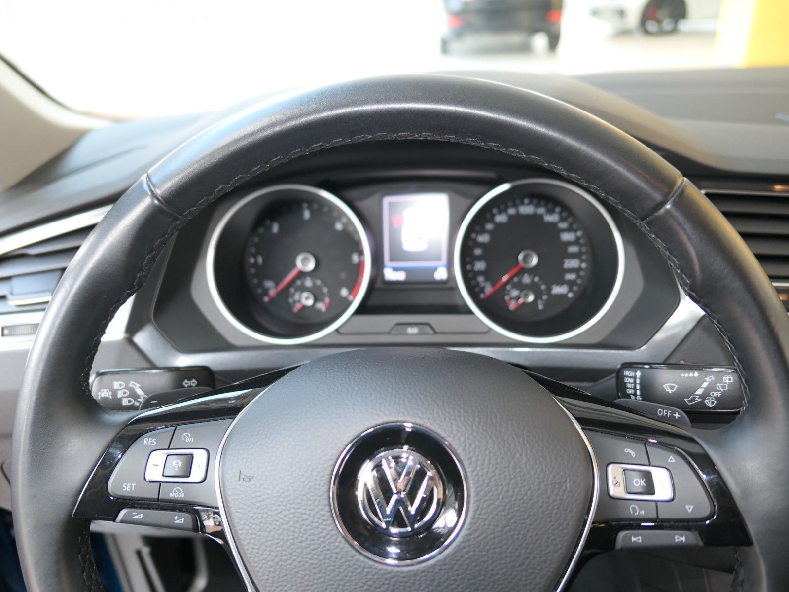 Fahrzeugabbildung Volkswagen Tiguan 2.0 TDI DSG*Navi + AppConnect*ACC*Alarm*