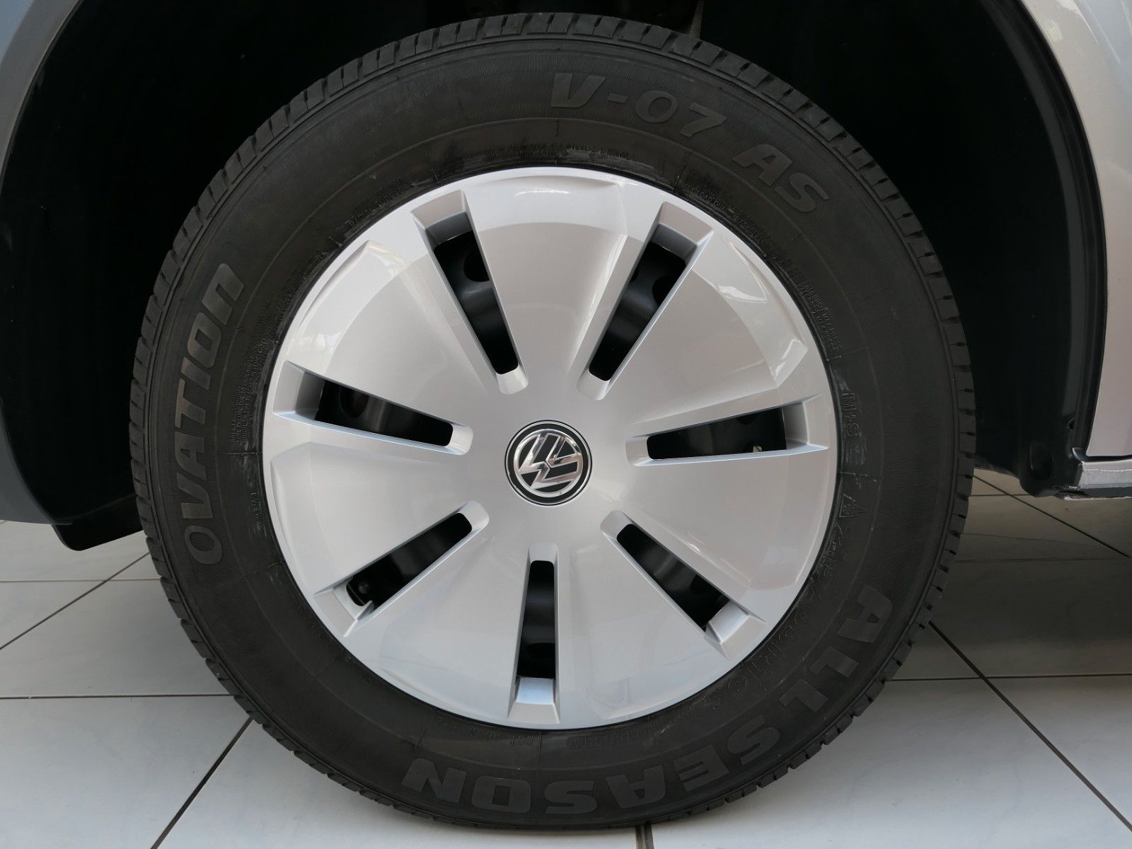 Fahrzeugabbildung Volkswagen T6.1 Kasten 2.0 TDI*Navi+AppConn.*Heckflügeltür*