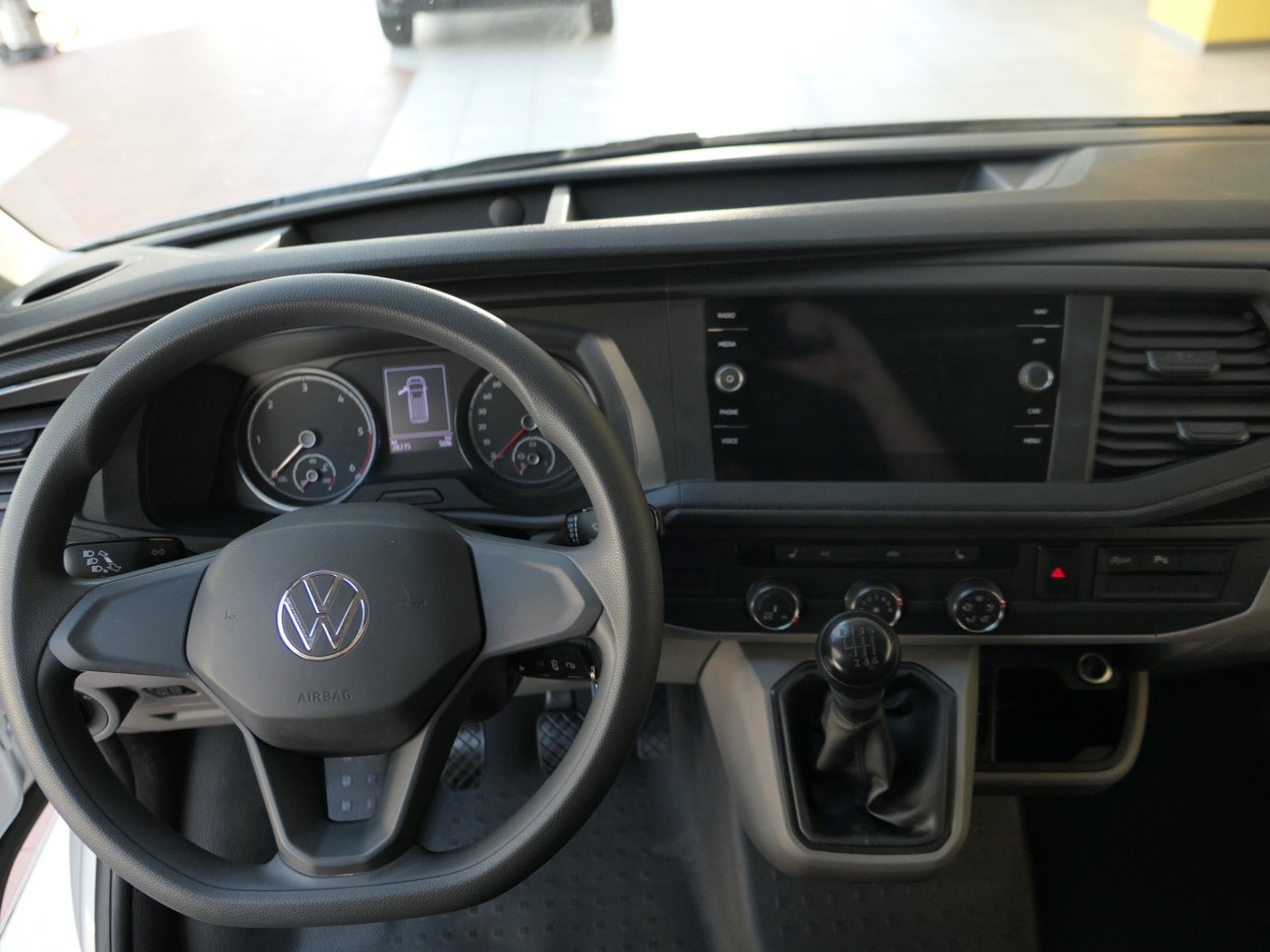 Fahrzeugabbildung Volkswagen T6.1 Kasten 2.0 TDI*Navi+AppConn.*Heckflügeltür*