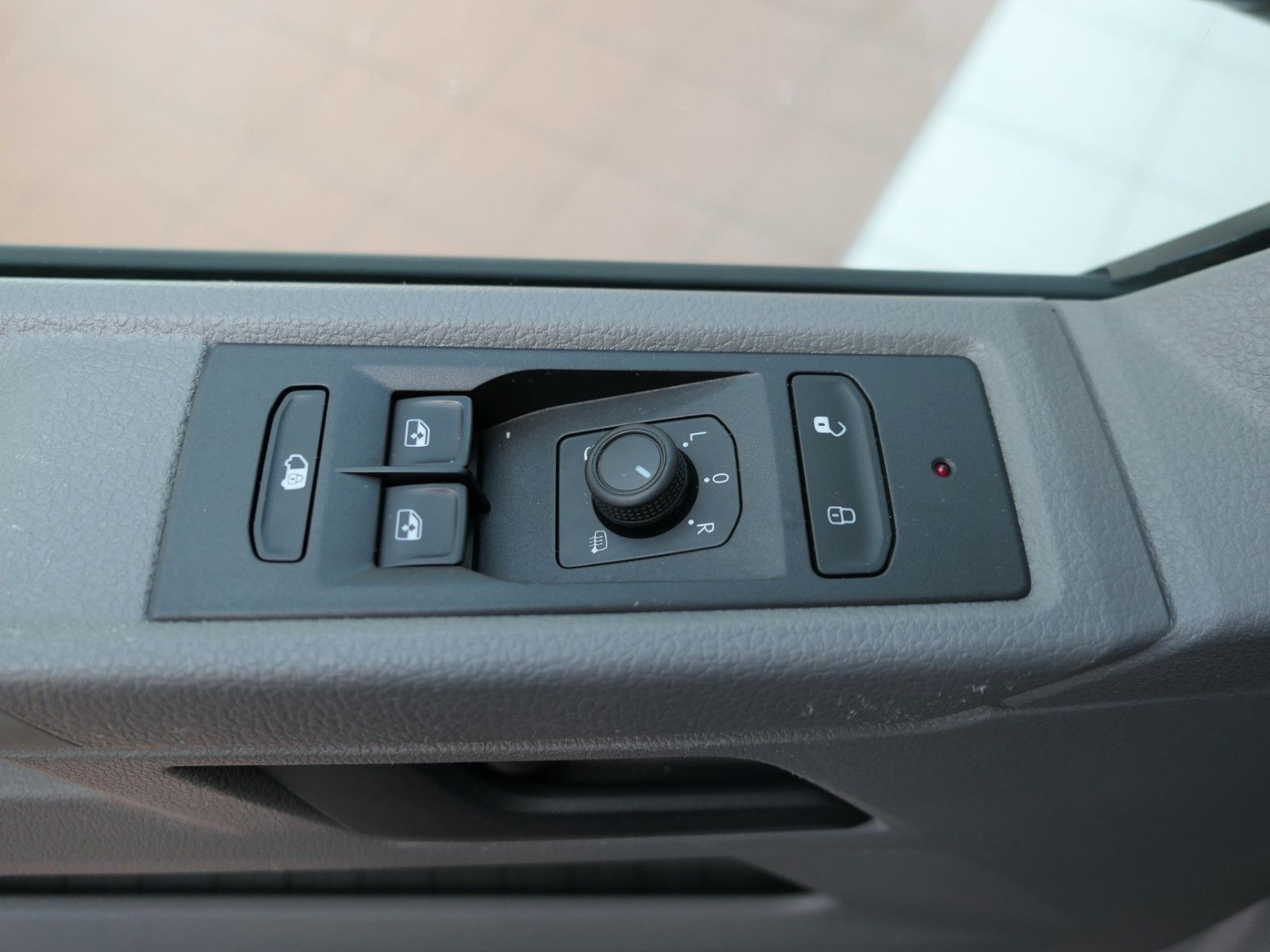 Fahrzeugabbildung Volkswagen T6.1 Kasten 2.0 TDI*Navi+AppConn.*Heckflügeltür*