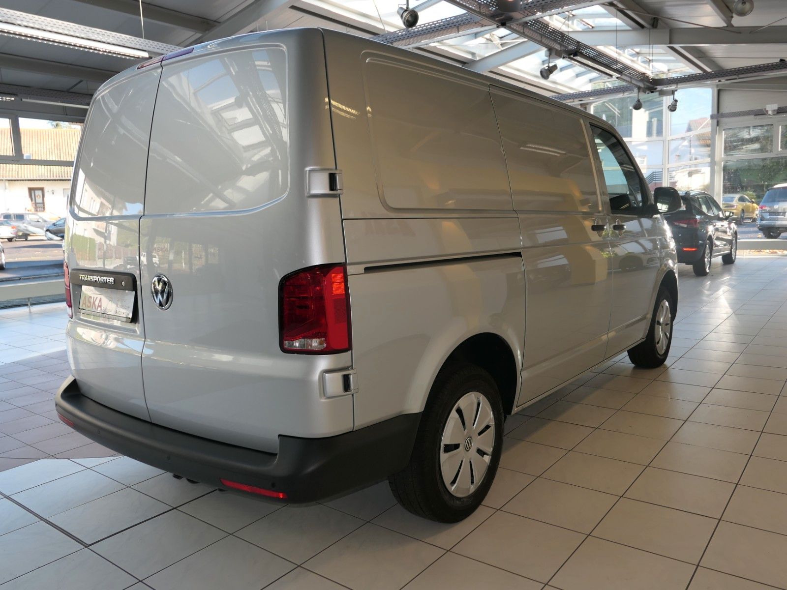 Fahrzeugabbildung Volkswagen T6.1 Kasten 2.0 TDI*Navi+AppConn.*Heckflügeltür*