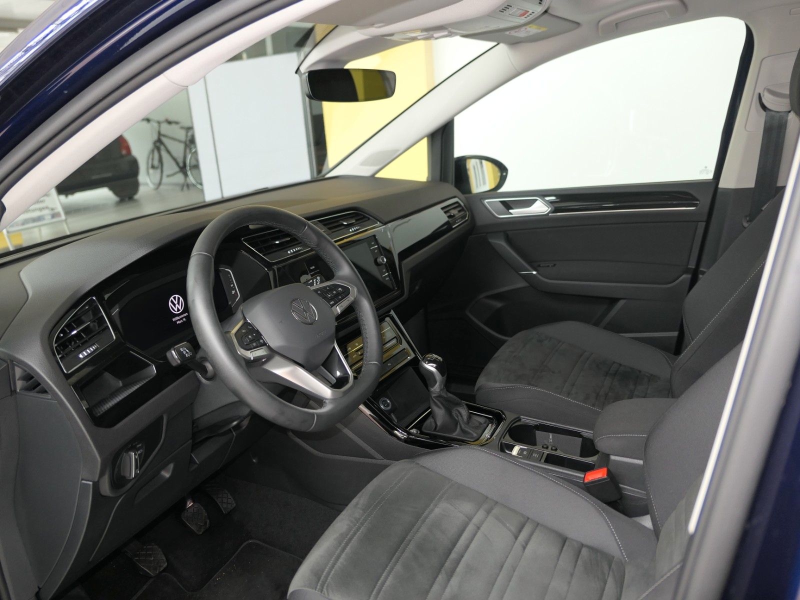 Fahrzeugabbildung Volkswagen Touran Highline 1.5 TSI*Navi*LM*ACC*LM*Panoramad