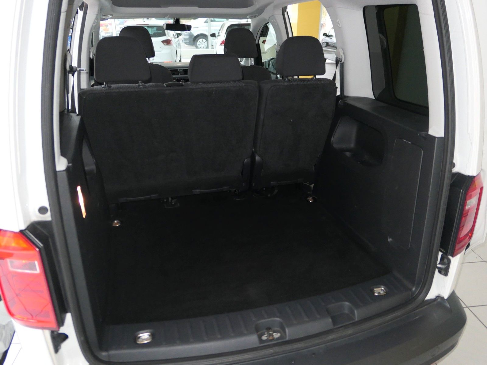 Fahrzeugabbildung Volkswagen Caddy 5 Sitze Bluetooth Klima Tempomat HU neu