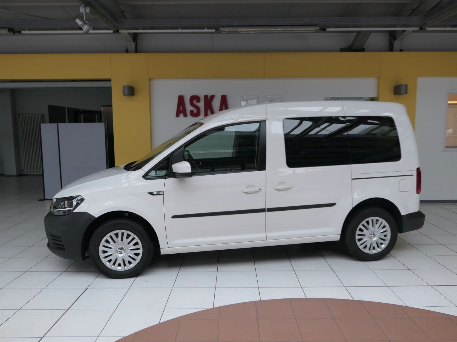 Fahrzeugabbildung Volkswagen Caddy 5 Sitze Bluetooth Klima Tempomat HU neu