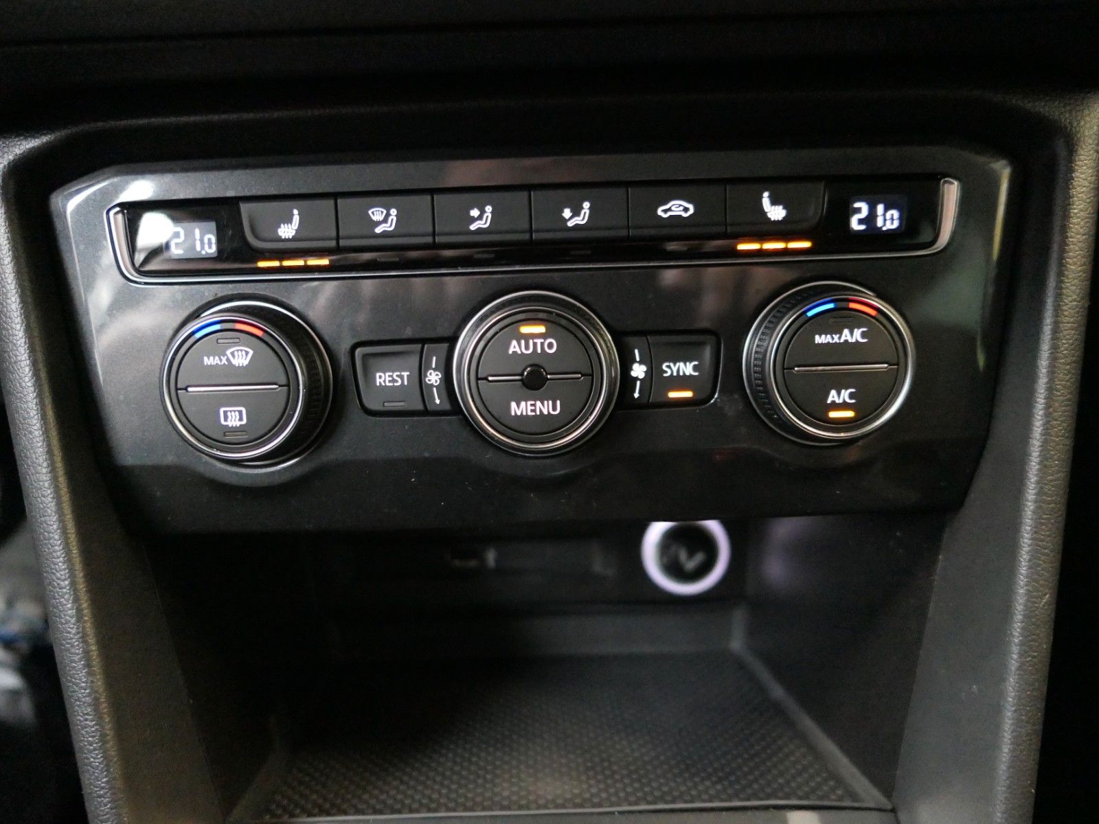 Fahrzeugabbildung Volkswagen Tiguan 1.5 TSI  Mod2019*ACC*NAVI*LM*AHK*