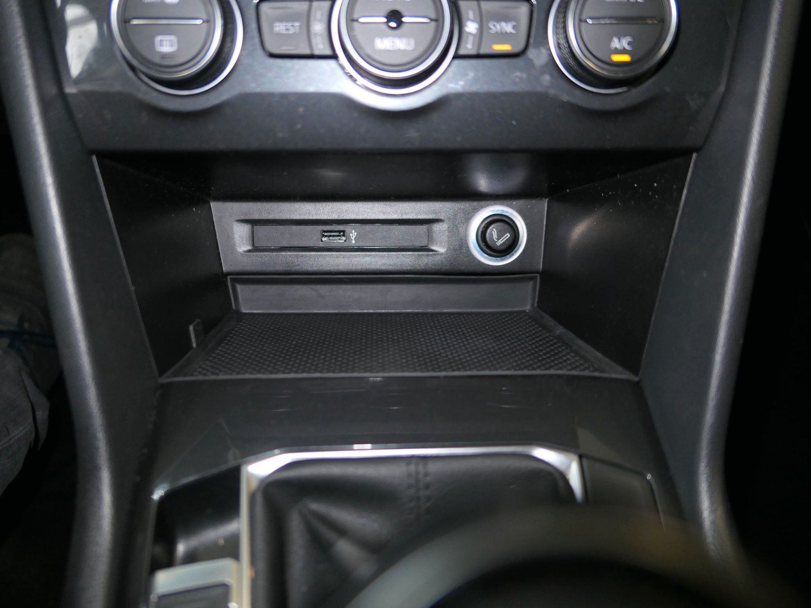 Fahrzeugabbildung Volkswagen Tiguan 1.5 TSI  Mod2019*ACC*NAVI*LM*AHK*