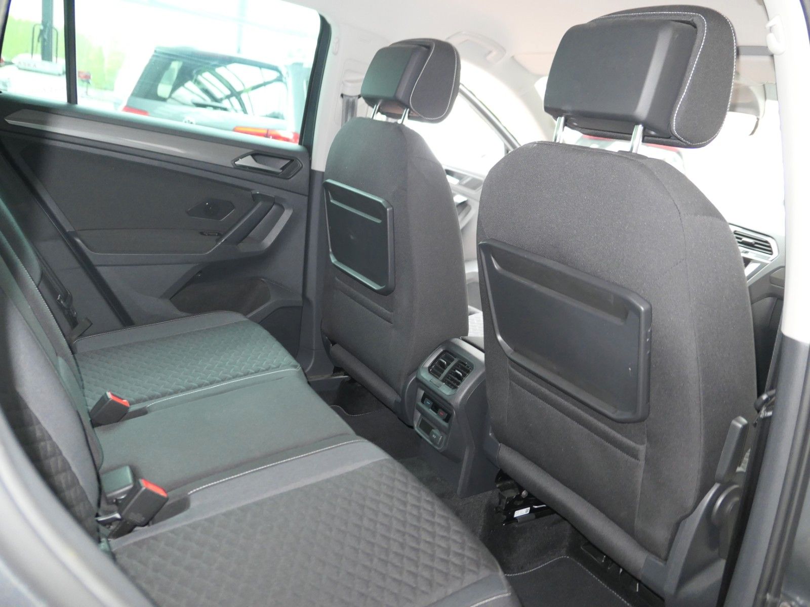 Fahrzeugabbildung Volkswagen Tiguan 1.5 TSI  Mod2019*ACC*NAVI*LM*AHK*