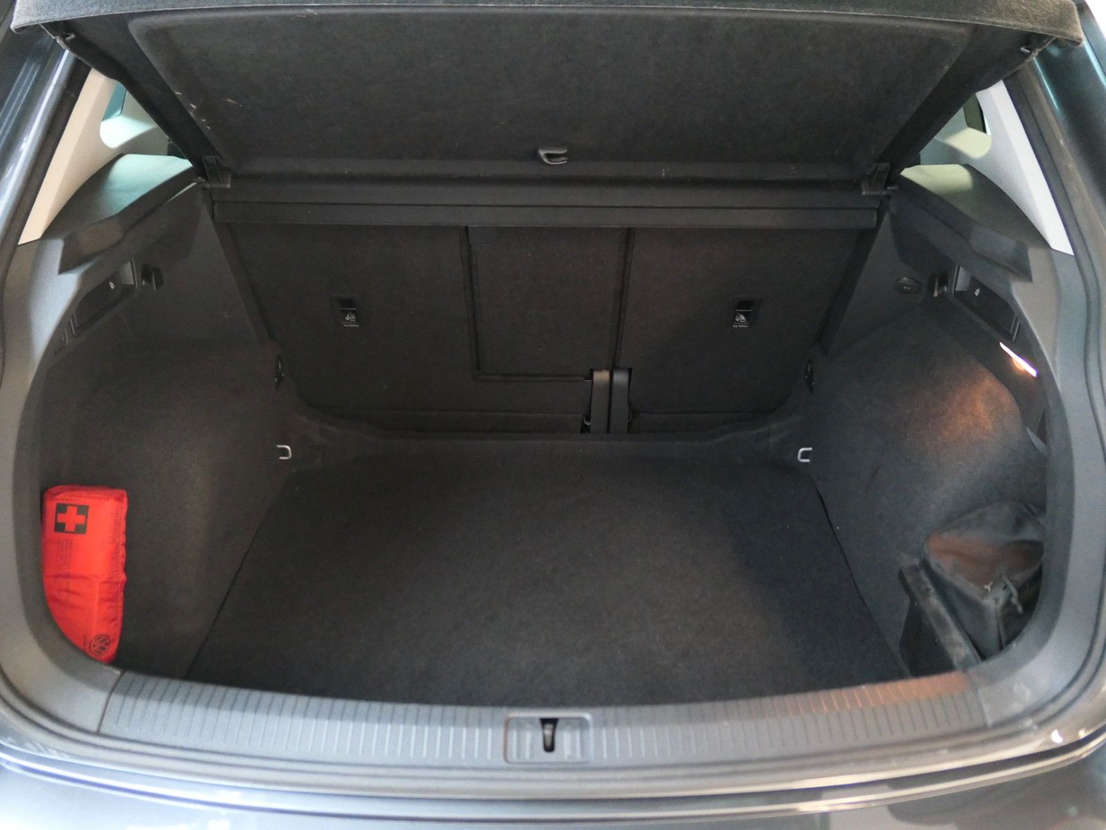 Fahrzeugabbildung Volkswagen Tiguan 1.5 TSI  Mod2019*ACC*NAVI*LM*AHK*