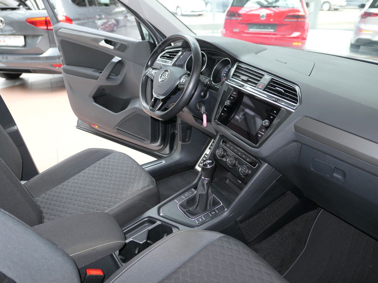 Fahrzeugabbildung Volkswagen Tiguan 1.5 TSI  Mod2019*ACC*NAVI*LM*AHK*