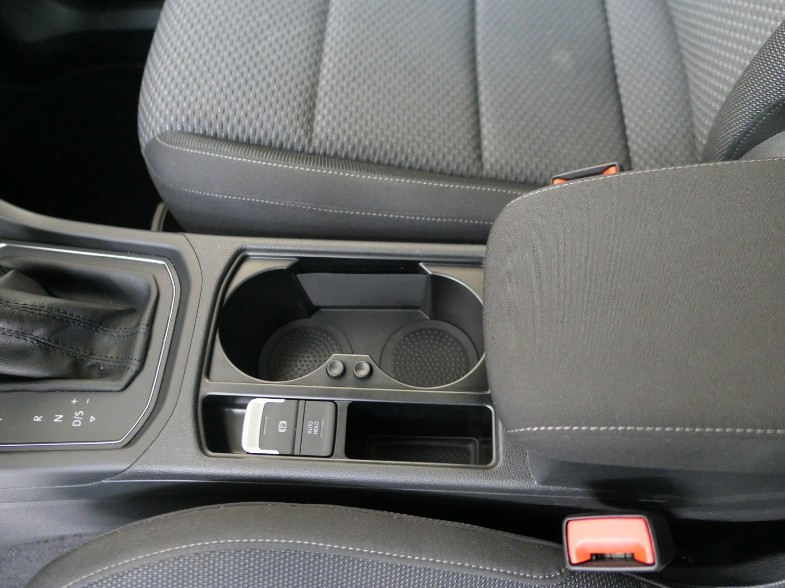 Fahrzeugabbildung Volkswagen Touran 1.5TSI DSG*AHK*DYNAUDIO*Panoramadach*StHz
