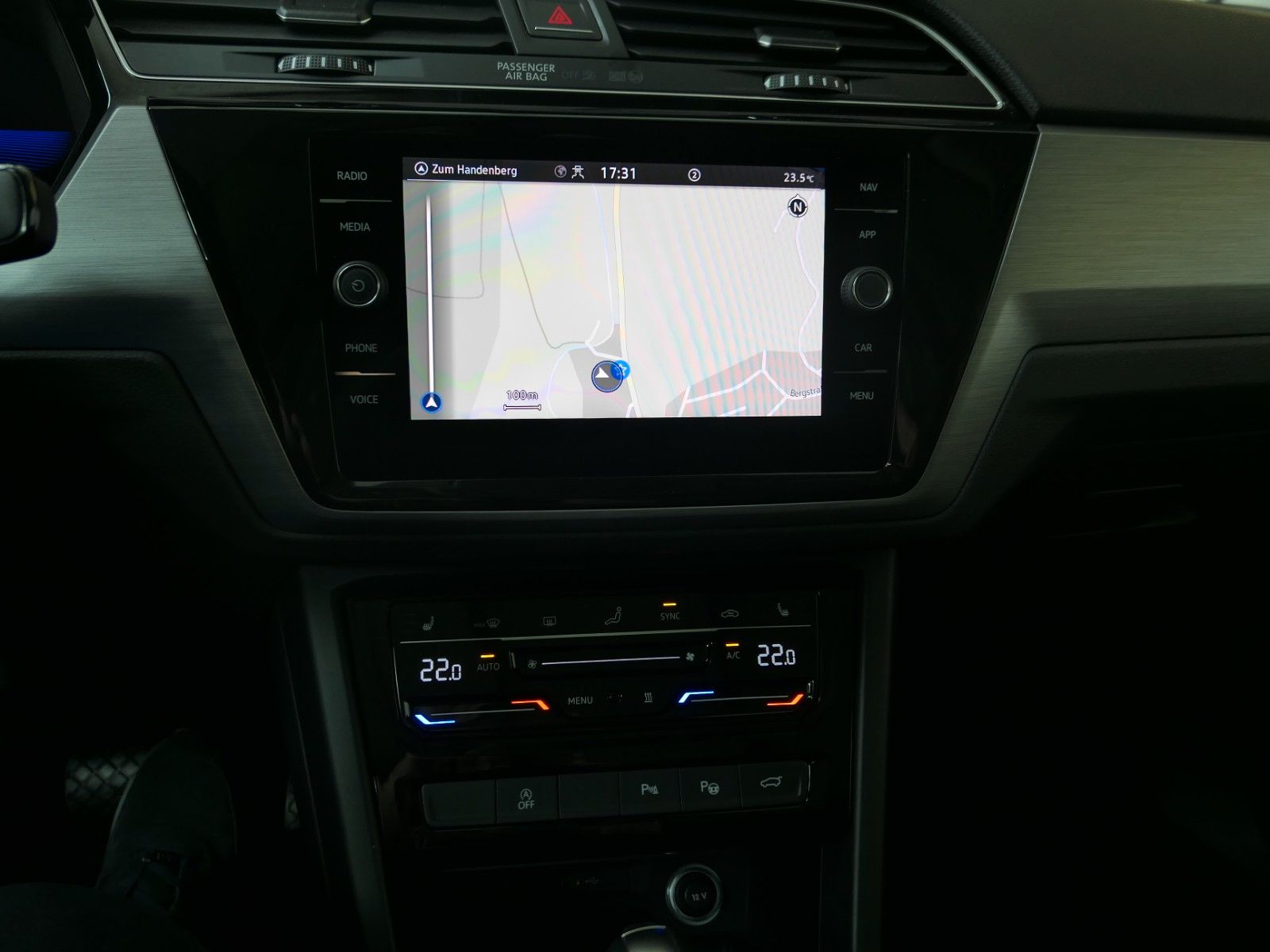 Fahrzeugabbildung Volkswagen Touran 1.5TSI DSG*AHK*DYNAUDIO*Panoramadach*StHz