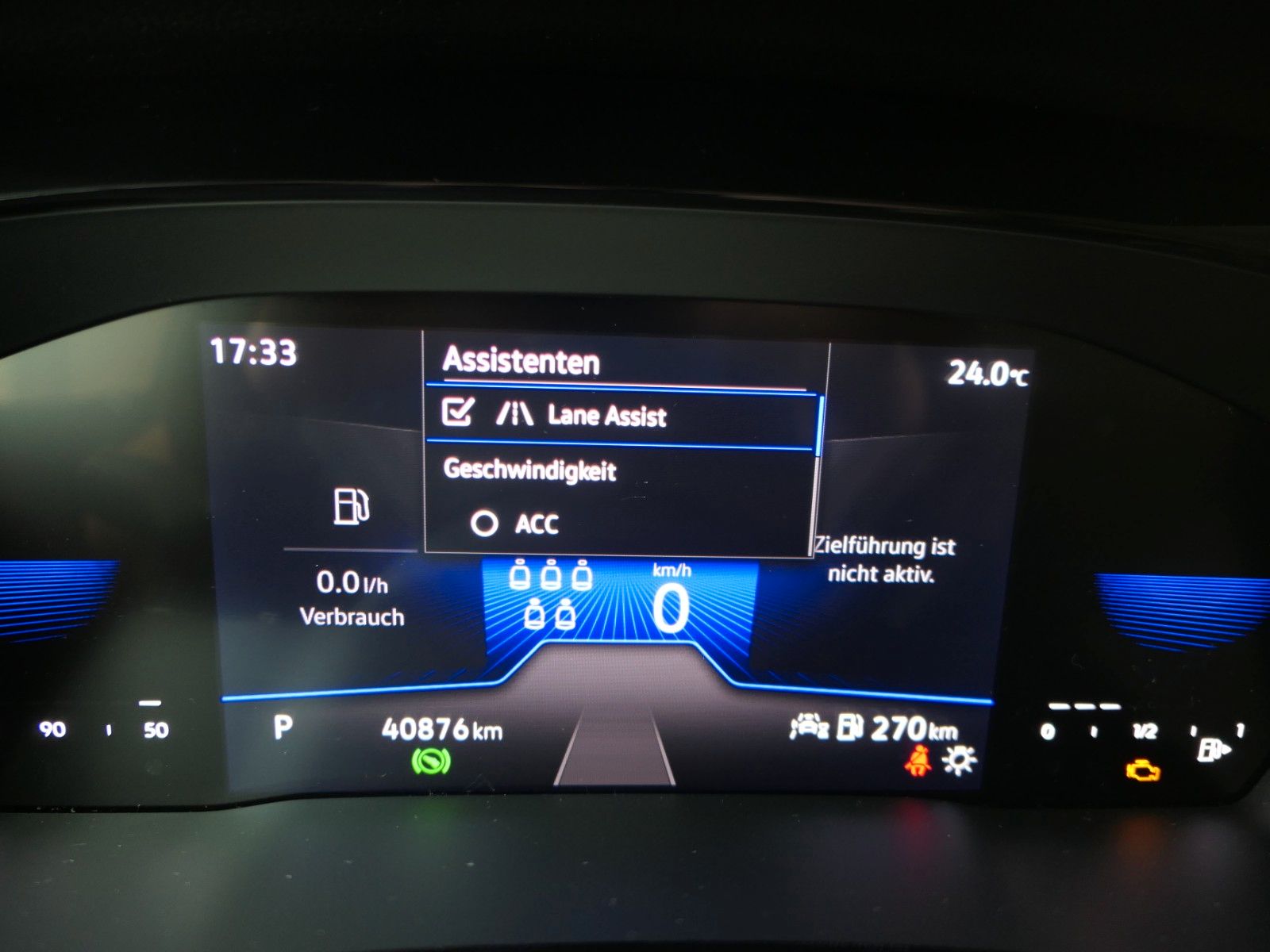Fahrzeugabbildung Volkswagen Touran 1.5TSI DSG*AHK*DYNAUDIO*Panoramadach*StHz