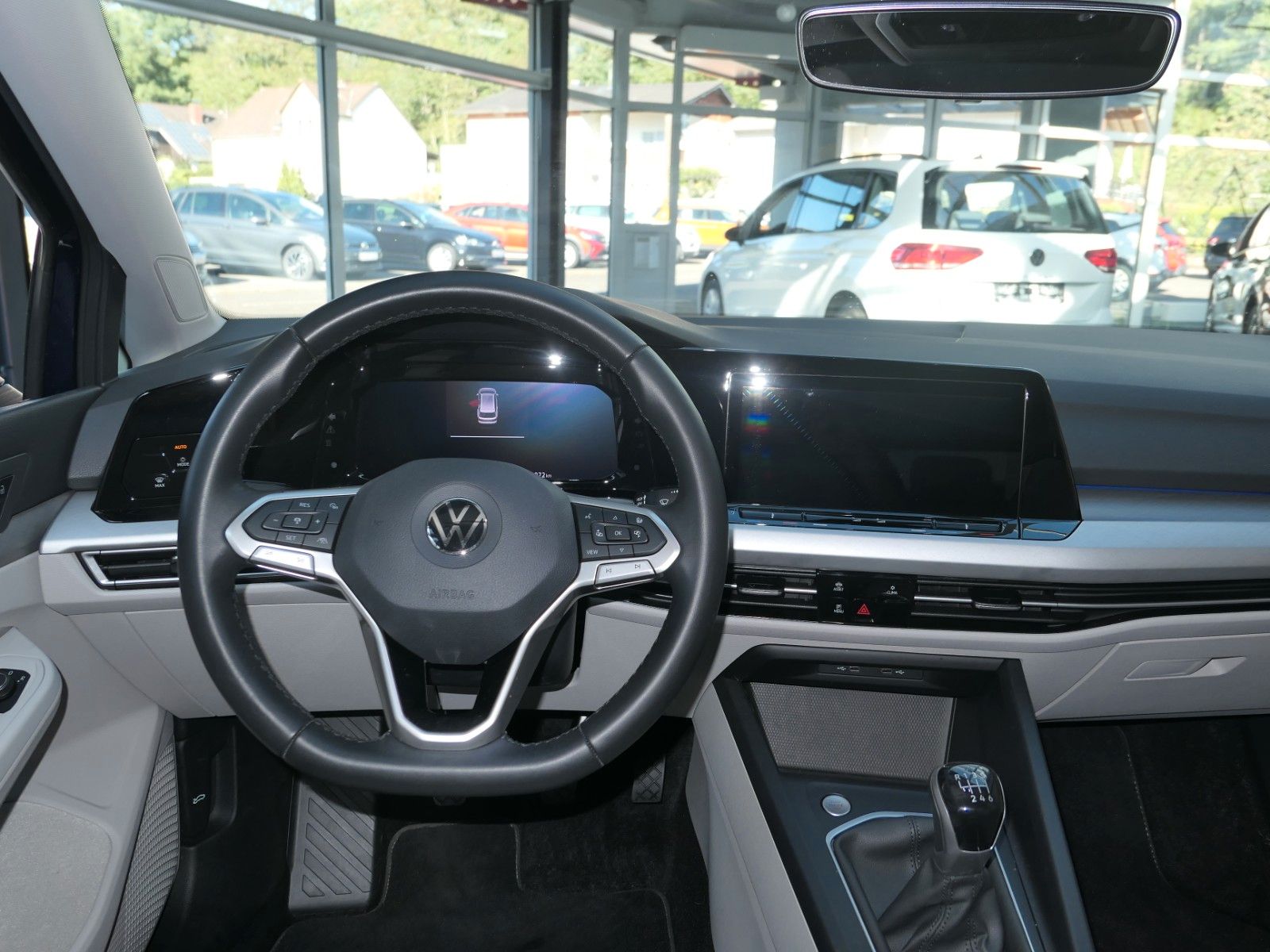 Fahrzeugabbildung Volkswagen Golf VIII Variant 110 TSI Life*NAVI*App*RFK*ACC