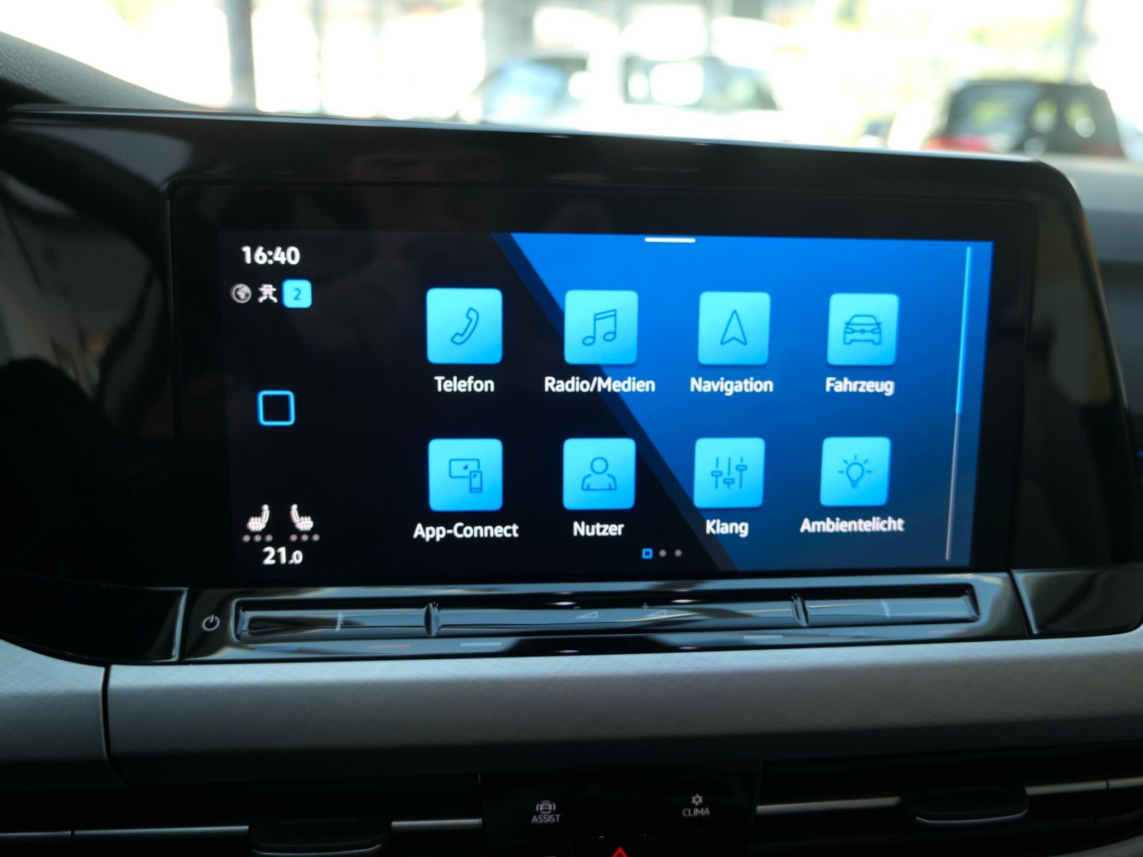 Fahrzeugabbildung Volkswagen Golf VIII Variant 110 TSI Life*NAVI*App*RFK*ACC