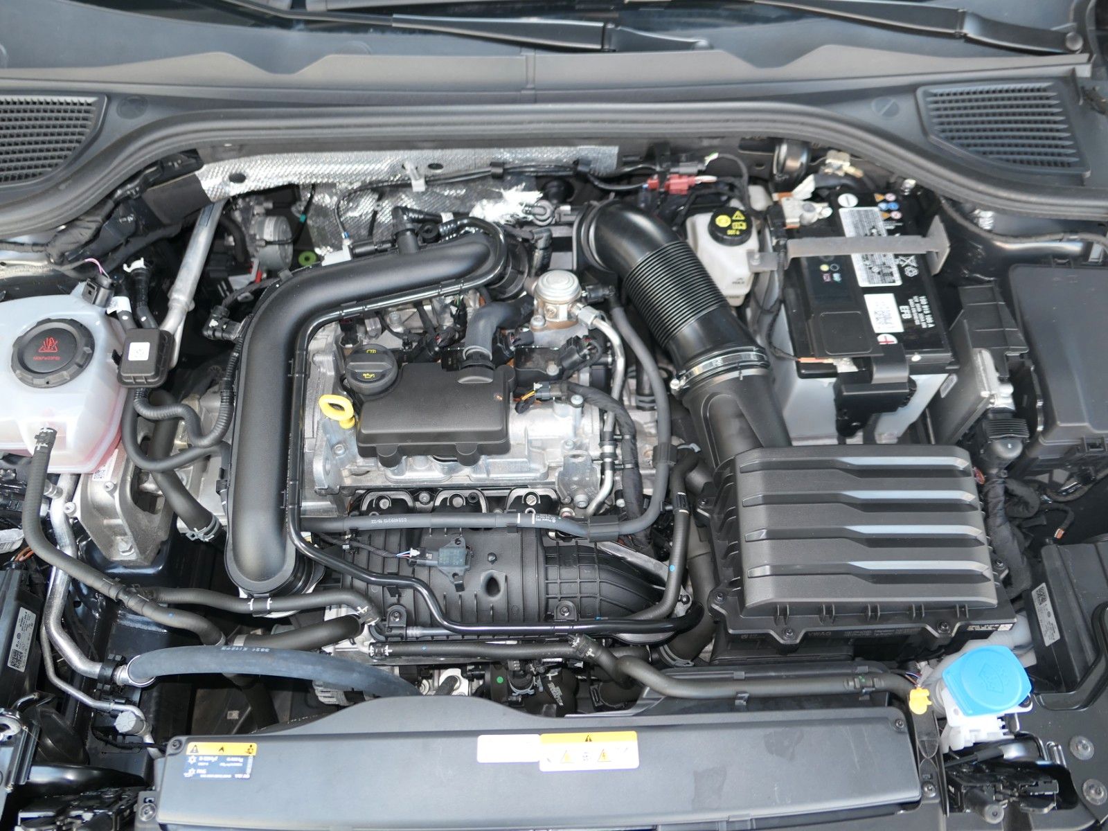 Fahrzeugabbildung Volkswagen Golf VIII Variant 110 TSI Life*NAVI*App*RFK*ACC